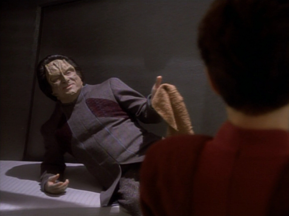 extant_StarTrekDS9_1x19-Duet_02020.jpg