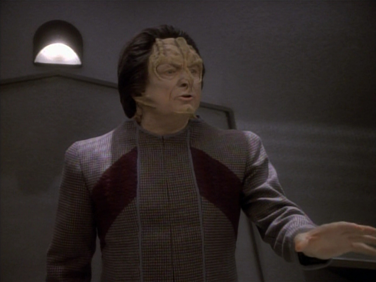 extant_StarTrekDS9_1x19-Duet_02093.jpg