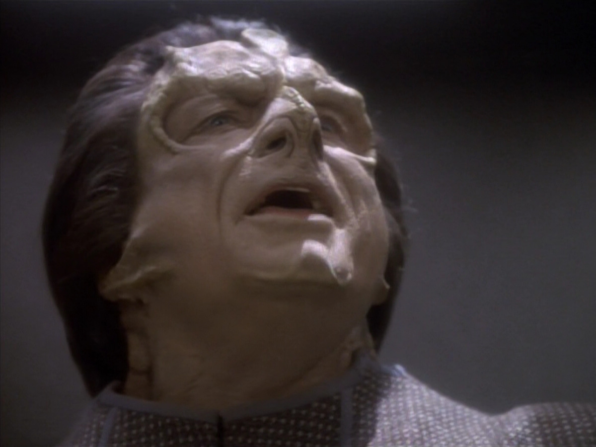 extant_StarTrekDS9_1x19-Duet_02120.jpg