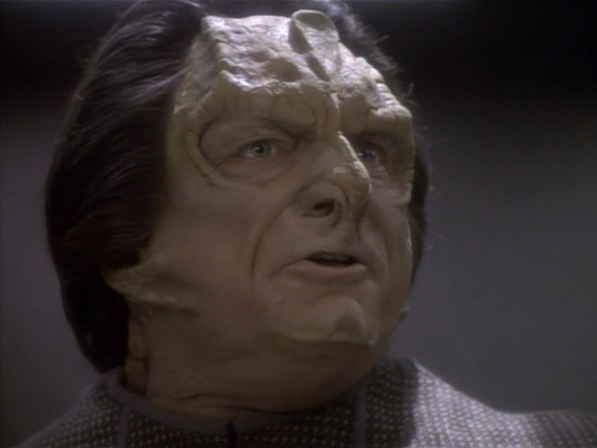 extant_StarTrekDS9_1x19-Duet_02123.jpg