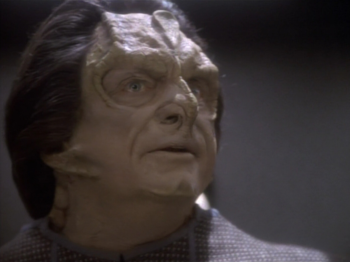 extant_StarTrekDS9_1x19-Duet_02147.jpg