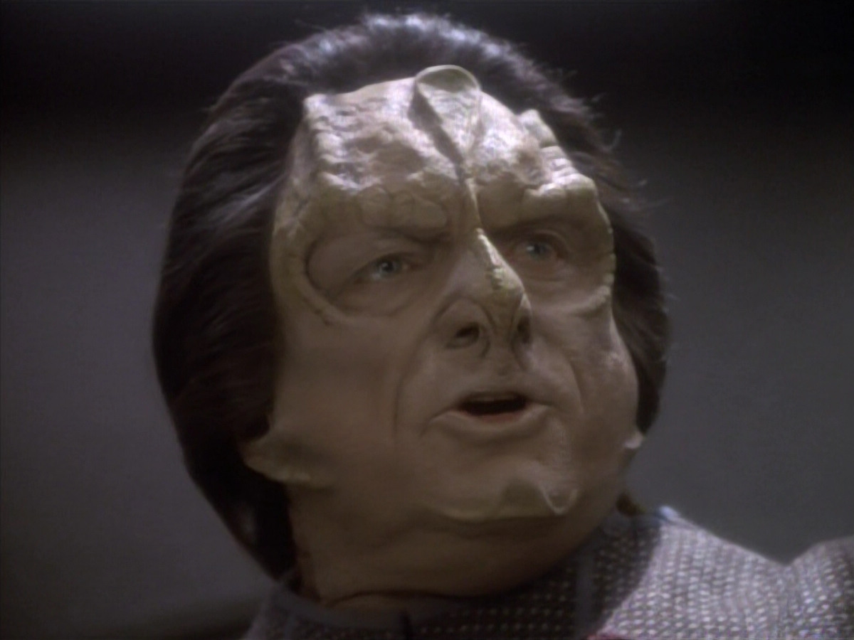 extant_StarTrekDS9_1x19-Duet_02150.jpg