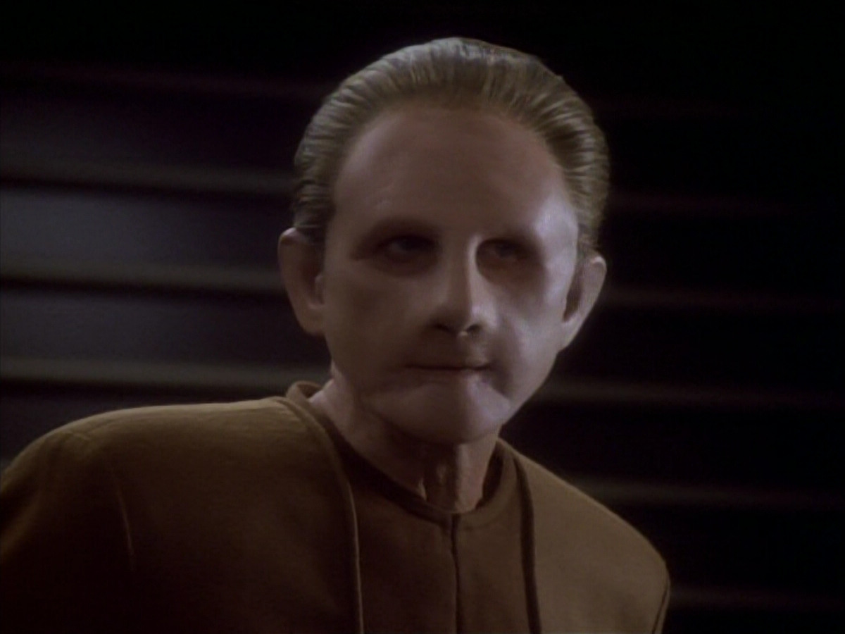extant_StarTrekDS9_1x19-Duet_02340.jpg