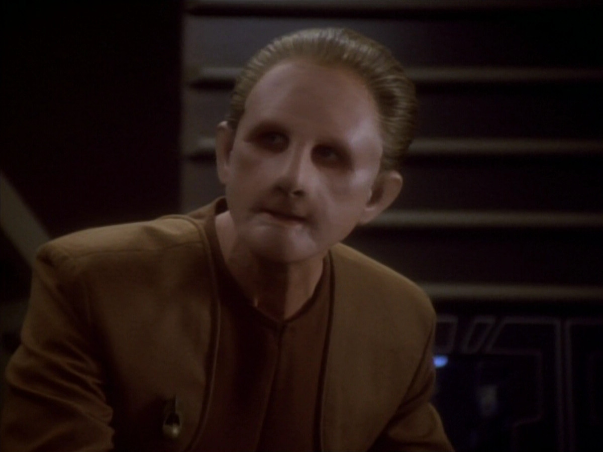 extant_StarTrekDS9_1x19-Duet_02412.jpg