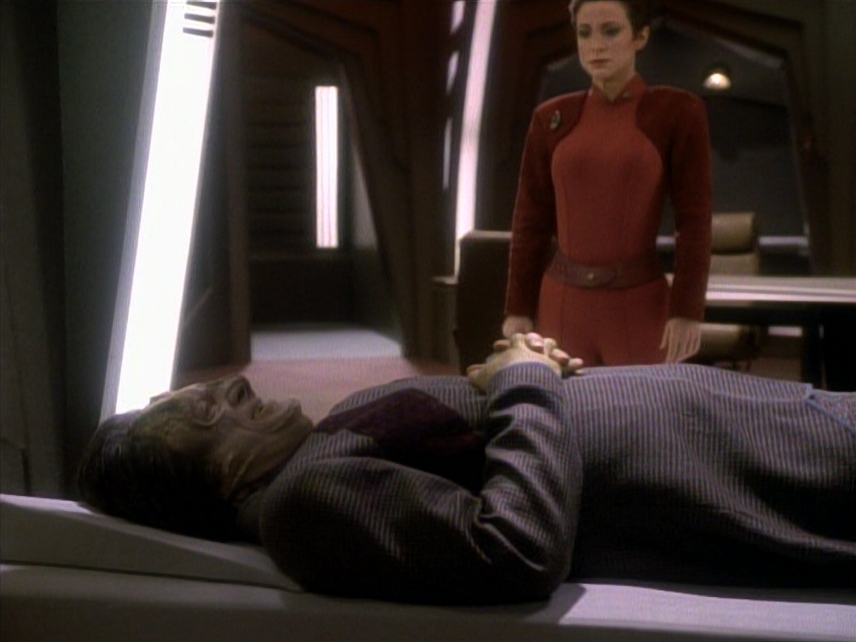 extant_StarTrekDS9_1x19-Duet_02460.jpg