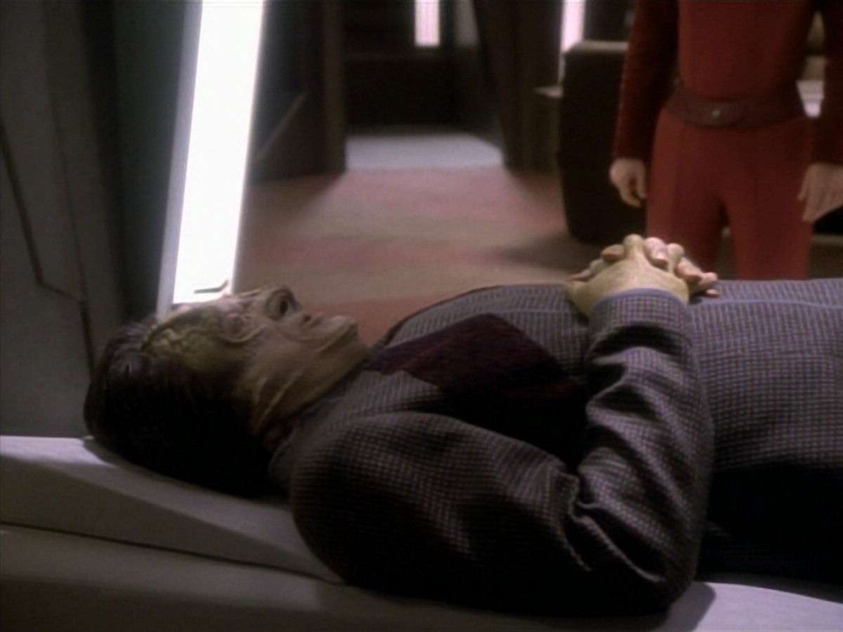 extant_StarTrekDS9_1x19-Duet_02468.jpg