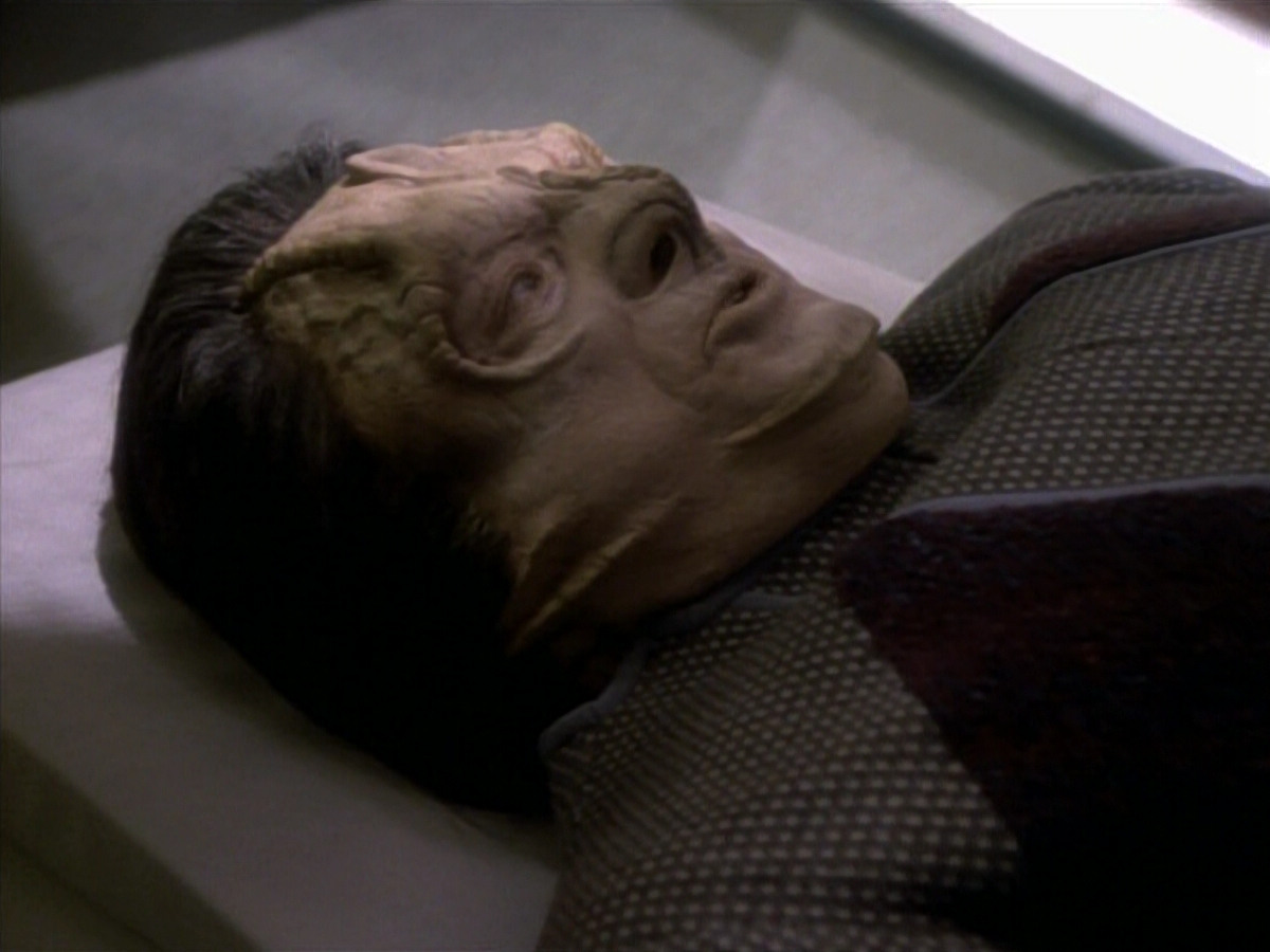 extant_StarTrekDS9_1x19-Duet_02482.jpg