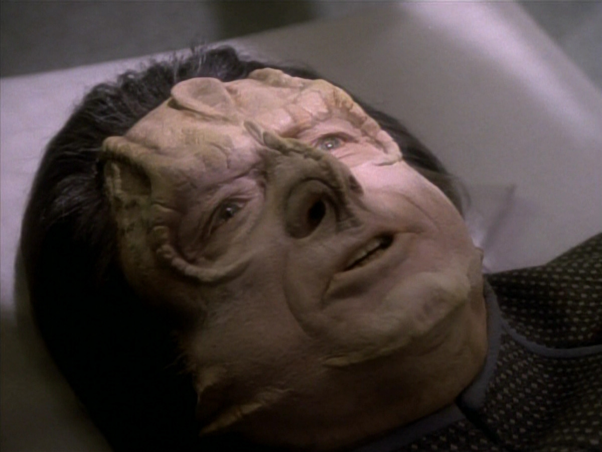 extant_StarTrekDS9_1x19-Duet_02501.jpg
