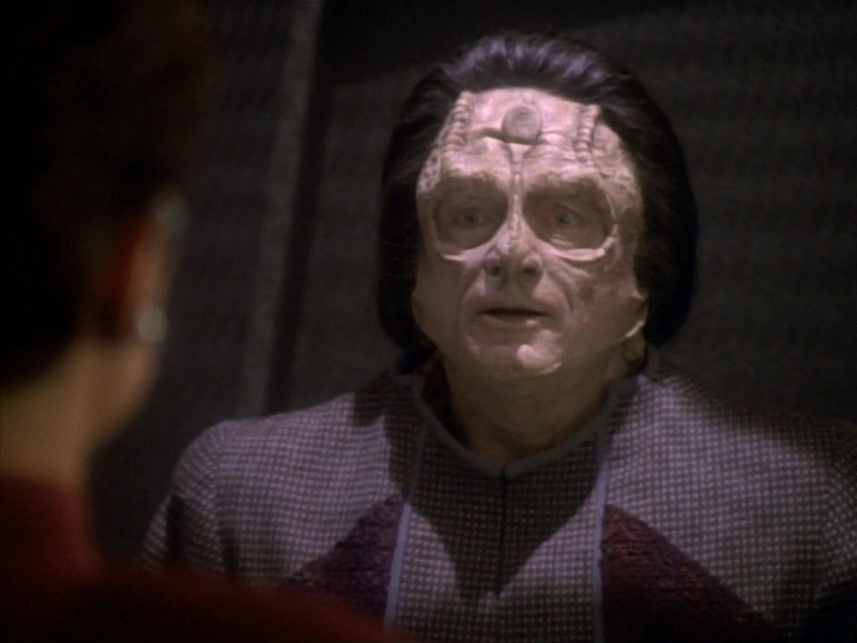 extant_StarTrekDS9_1x19-Duet_02530.jpg