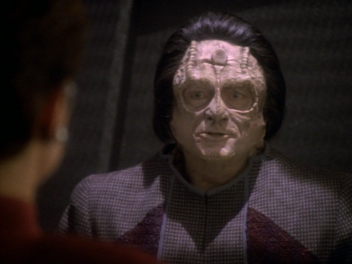 extant_StarTrekDS9_1x19-Duet_02531.jpg