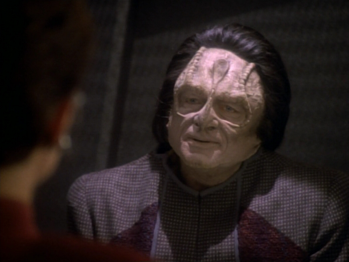 extant_StarTrekDS9_1x19-Duet_02556.jpg