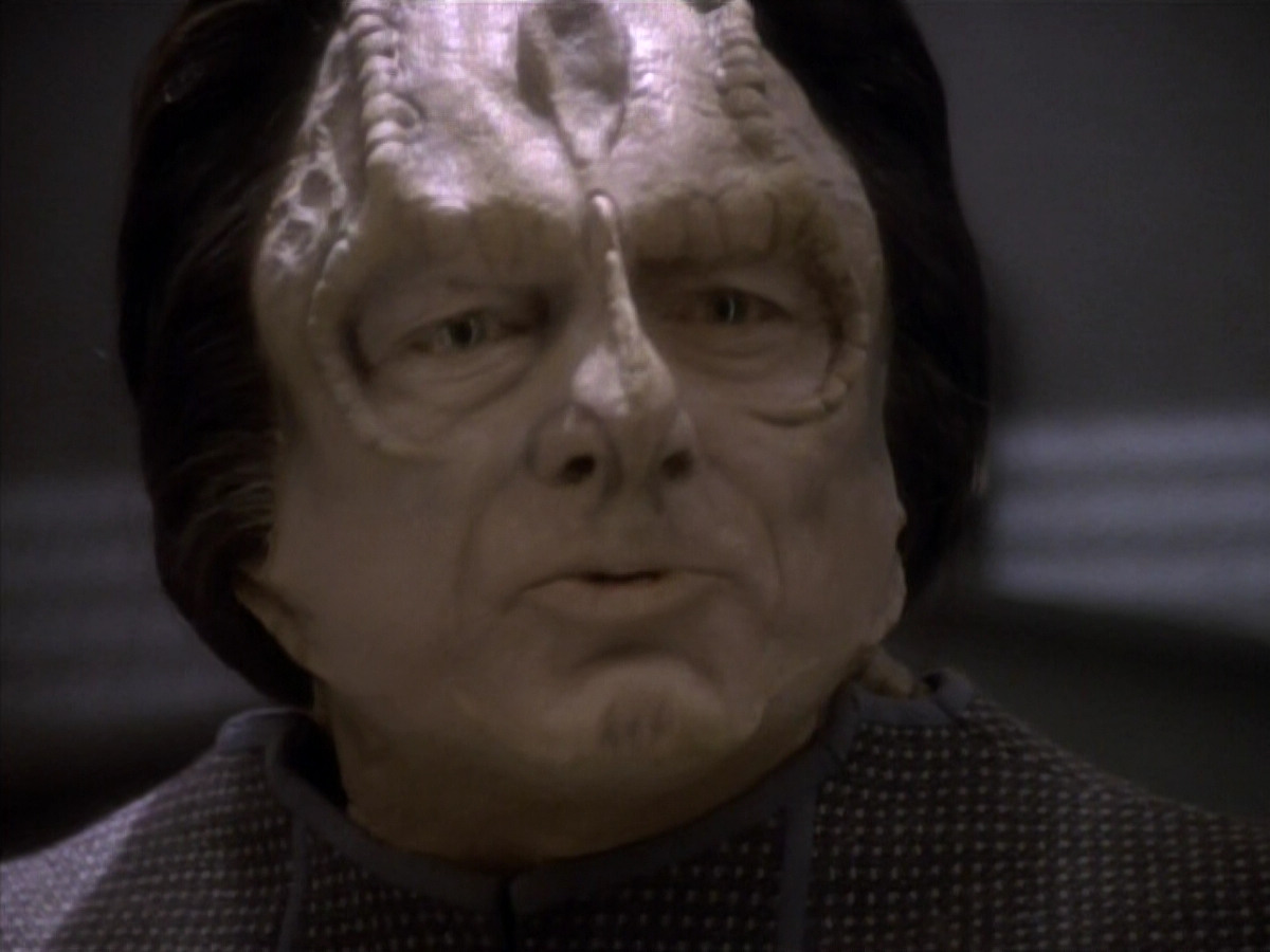 extant_StarTrekDS9_1x19-Duet_02947.jpg