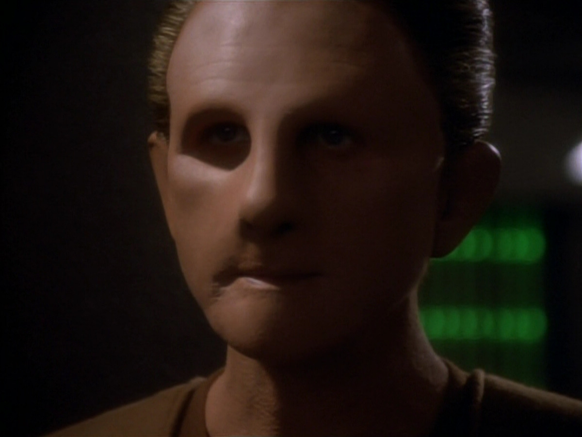extant_StarTrekDS9_1x19-Duet_03001.jpg