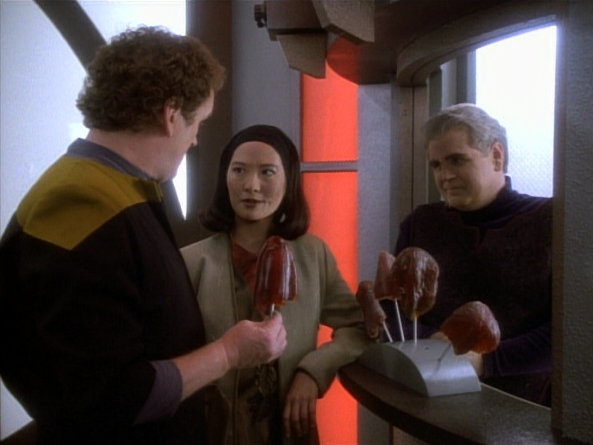 extant_StarTrekDS9_1x20-InTheHandsOfTheProphets_00024.jpg