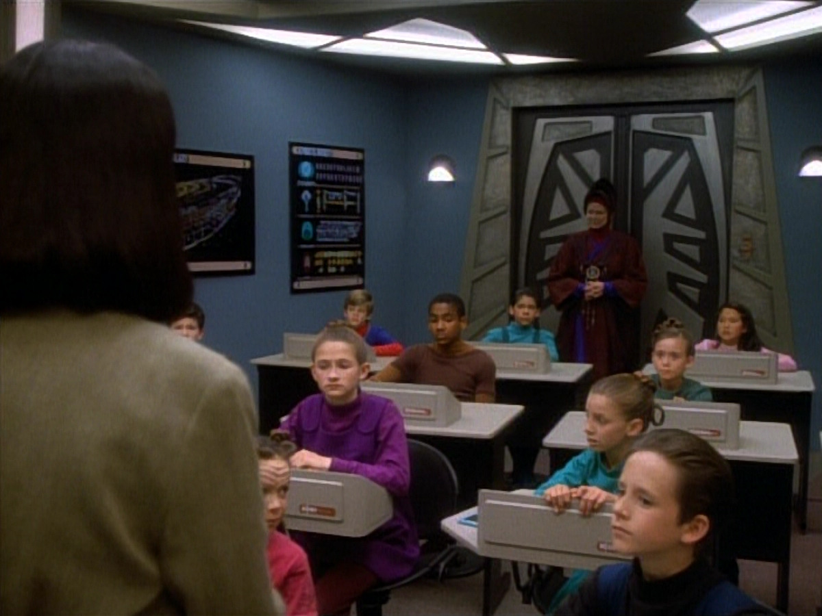 extant_StarTrekDS9_1x20-InTheHandsOfTheProphets_00146.jpg