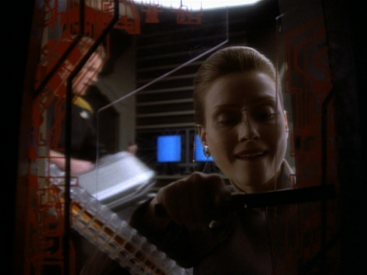 extant_StarTrekDS9_1x20-InTheHandsOfTheProphets_00427.jpg