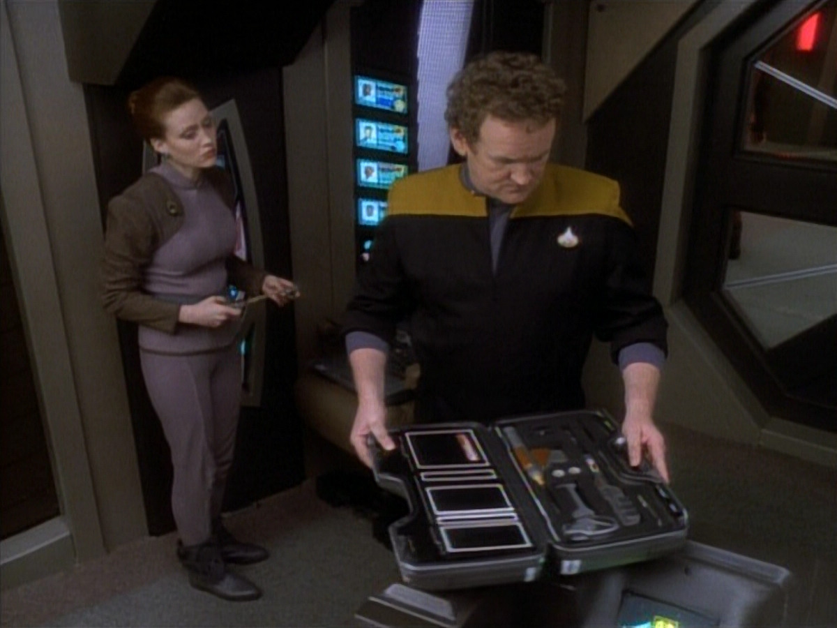 extant_StarTrekDS9_1x20-InTheHandsOfTheProphets_00486.jpg