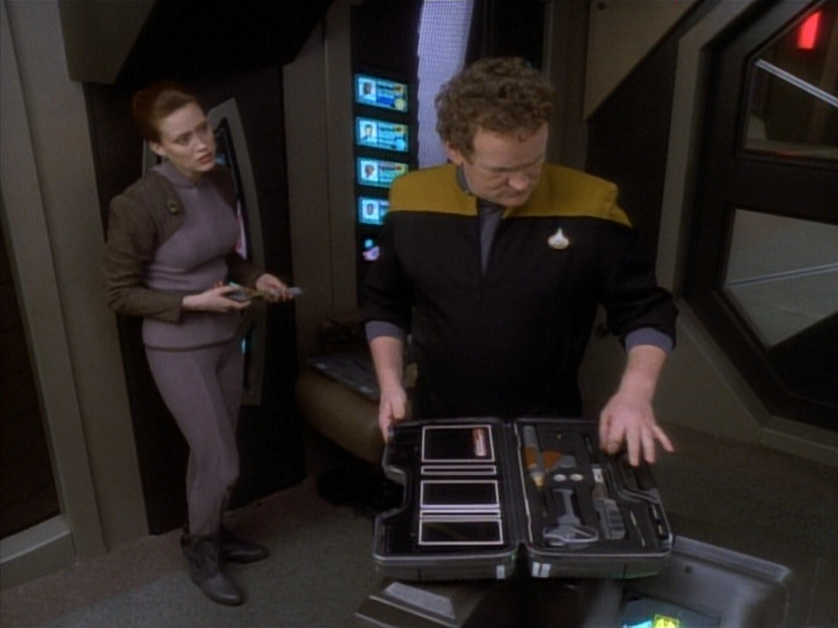 extant_StarTrekDS9_1x20-InTheHandsOfTheProphets_00487.jpg
