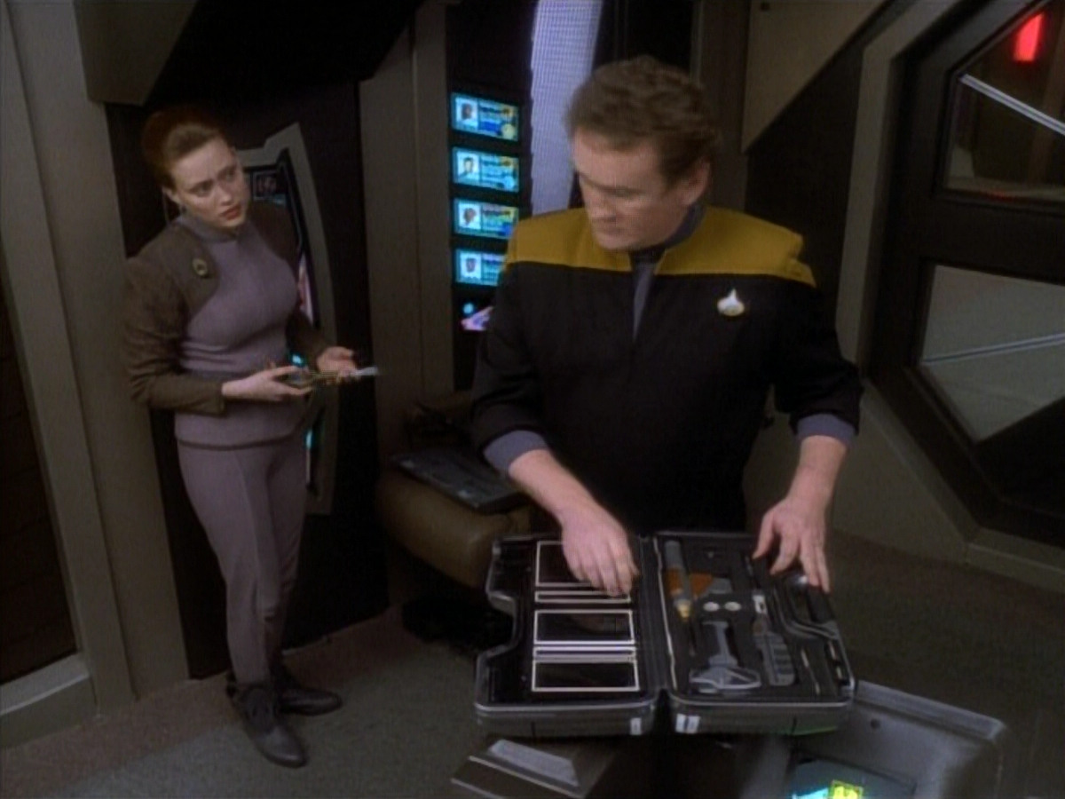 extant_StarTrekDS9_1x20-InTheHandsOfTheProphets_00488.jpg
