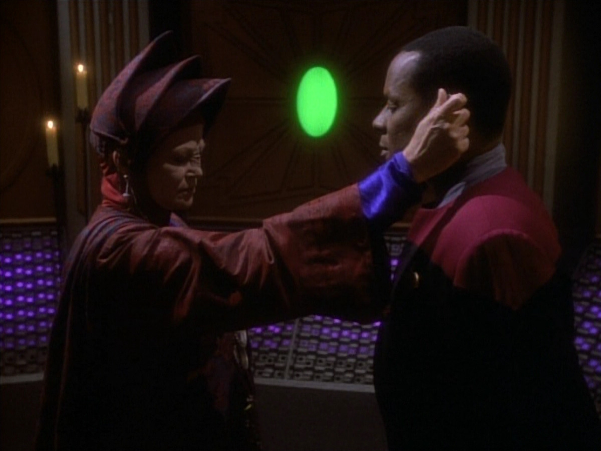 extant_StarTrekDS9_1x20-InTheHandsOfTheProphets_00774.jpg