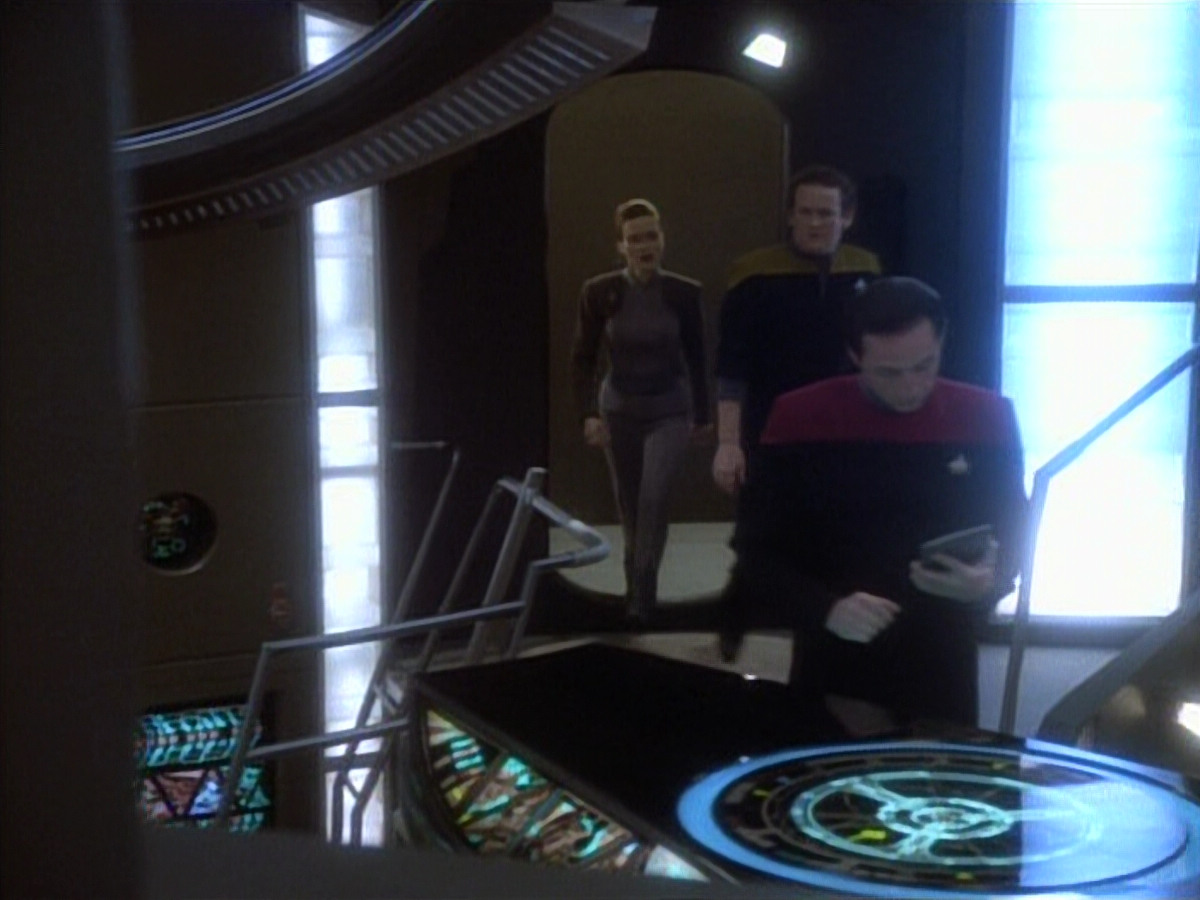 extant_StarTrekDS9_1x20-InTheHandsOfTheProphets_00874.jpg
