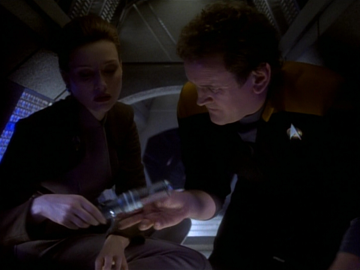 extant_StarTrekDS9_1x20-InTheHandsOfTheProphets_01000.jpg