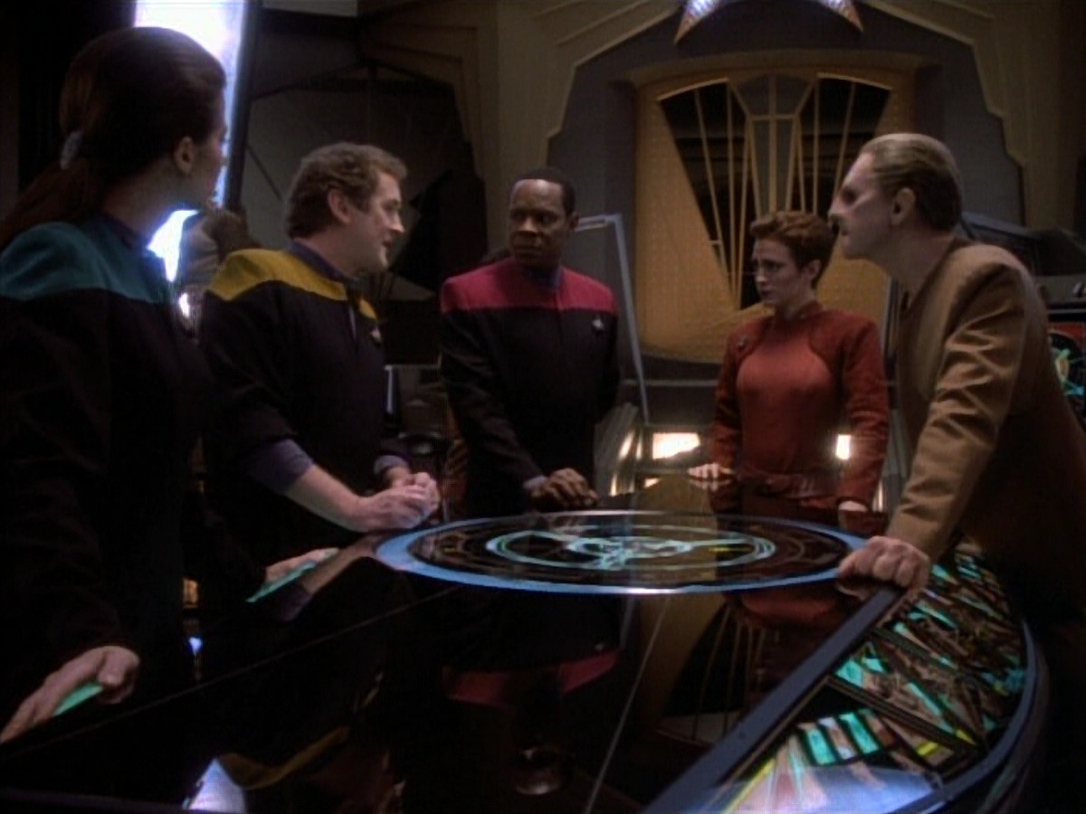 extant_StarTrekDS9_1x20-InTheHandsOfTheProphets_01310.jpg