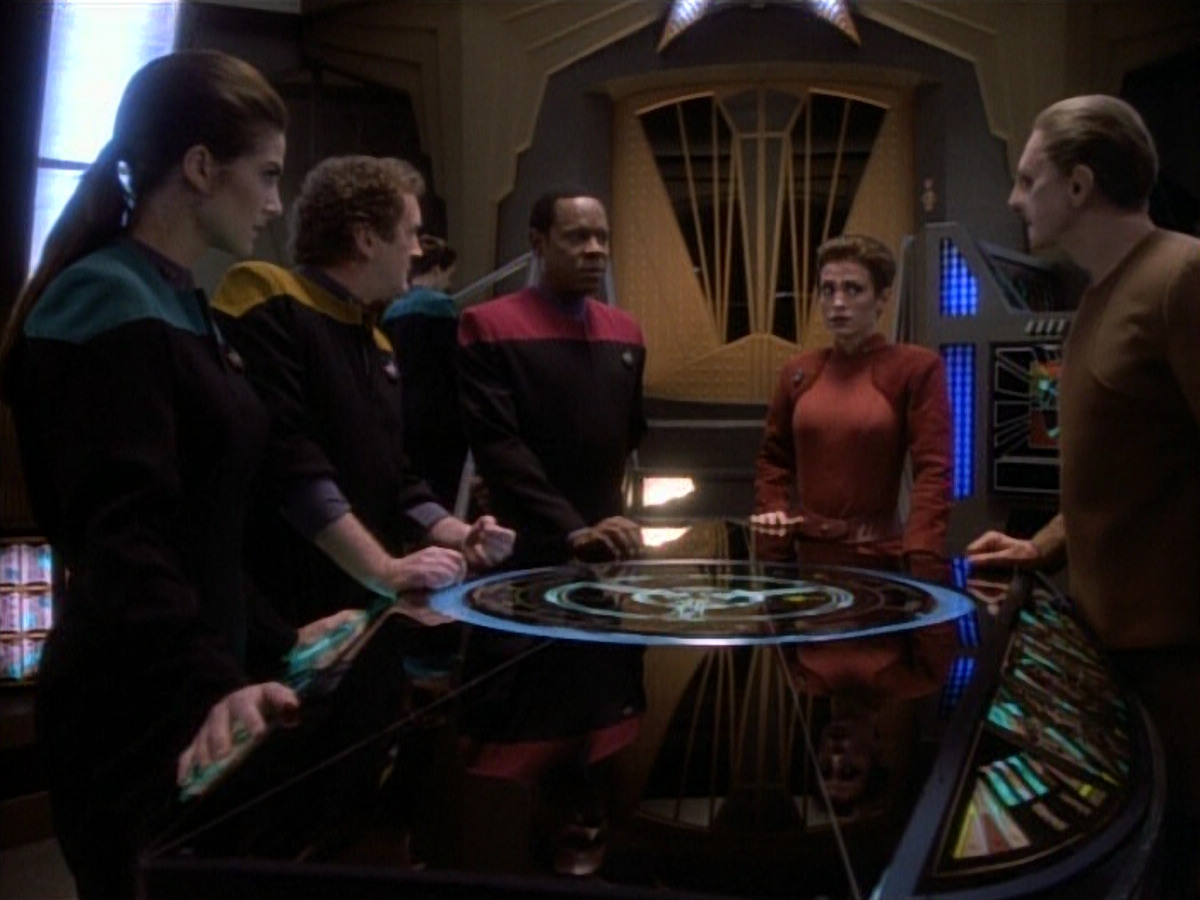 extant_StarTrekDS9_1x20-InTheHandsOfTheProphets_01371.jpg