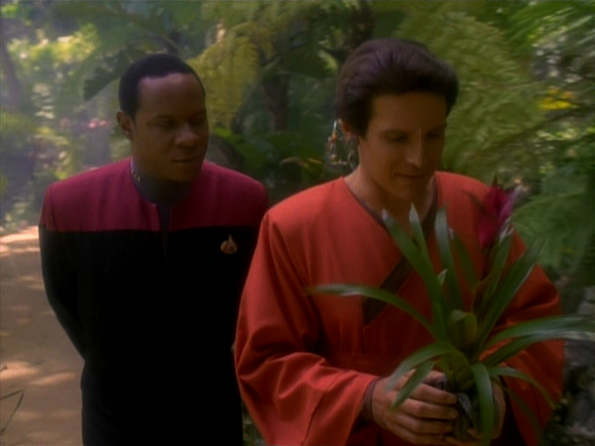 extant_StarTrekDS9_1x20-InTheHandsOfTheProphets_01629.jpg
