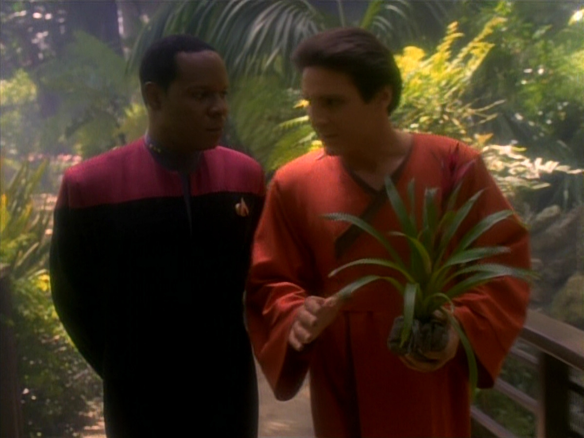 extant_StarTrekDS9_1x20-InTheHandsOfTheProphets_01634.jpg