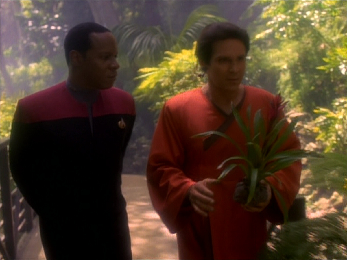extant_StarTrekDS9_1x20-InTheHandsOfTheProphets_01637.jpg