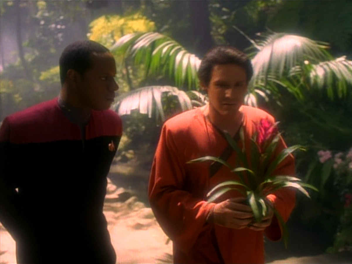 extant_StarTrekDS9_1x20-InTheHandsOfTheProphets_01652.jpg