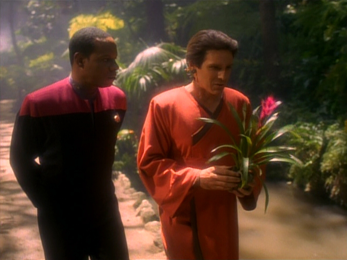 extant_StarTrekDS9_1x20-InTheHandsOfTheProphets_01657.jpg