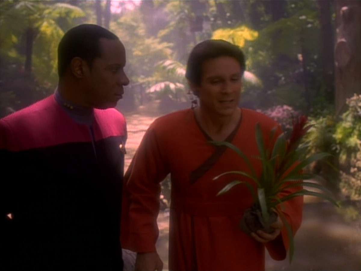 extant_StarTrekDS9_1x20-InTheHandsOfTheProphets_01666.jpg