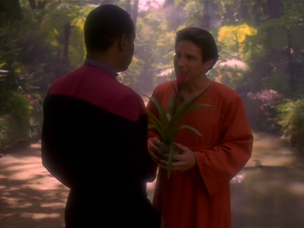 extant_StarTrekDS9_1x20-InTheHandsOfTheProphets_01672.jpg
