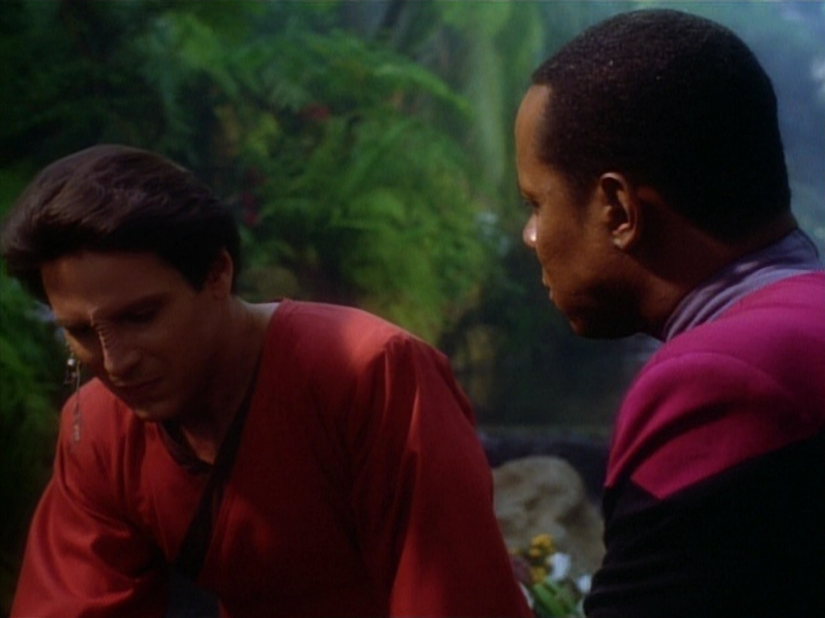 extant_StarTrekDS9_1x20-InTheHandsOfTheProphets_01732.jpg