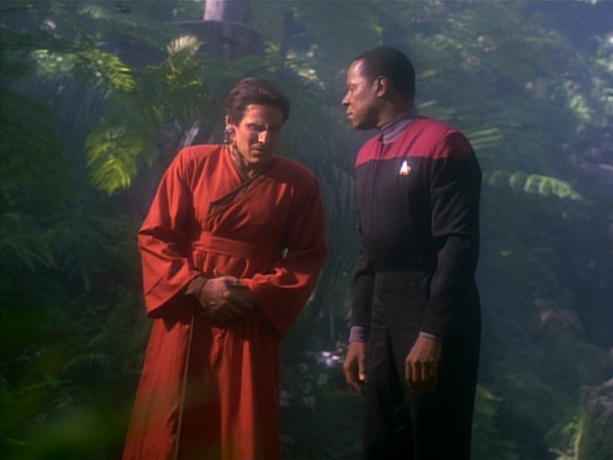 extant_StarTrekDS9_1x20-InTheHandsOfTheProphets_01796.jpg