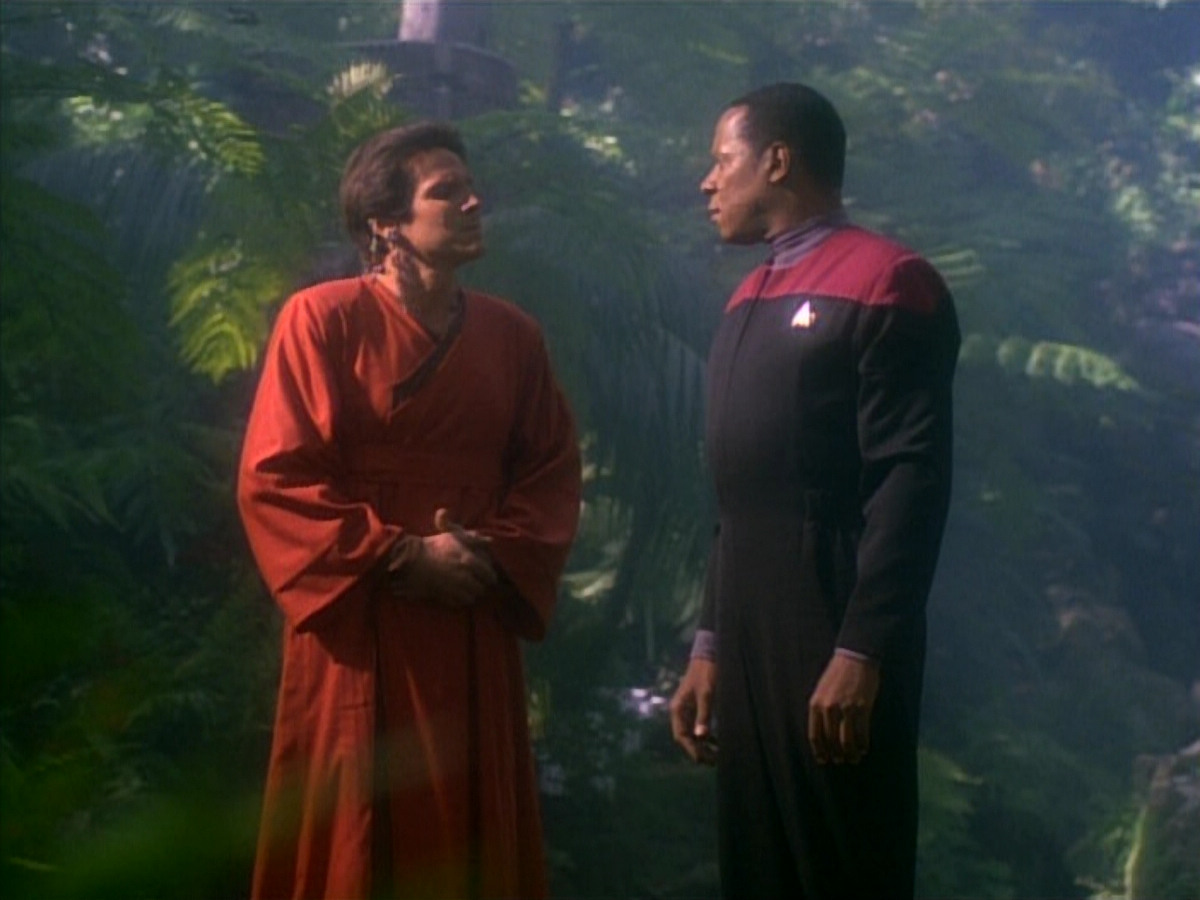 extant_StarTrekDS9_1x20-InTheHandsOfTheProphets_01800.jpg