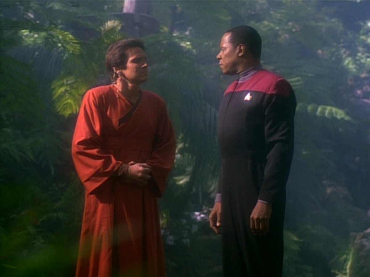 extant_StarTrekDS9_1x20-InTheHandsOfTheProphets_01801.jpg