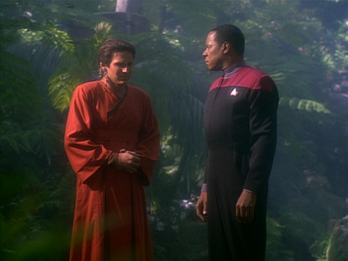 extant_StarTrekDS9_1x20-InTheHandsOfTheProphets_01803.jpg