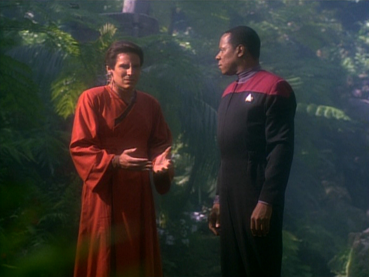 extant_StarTrekDS9_1x20-InTheHandsOfTheProphets_01804.jpg