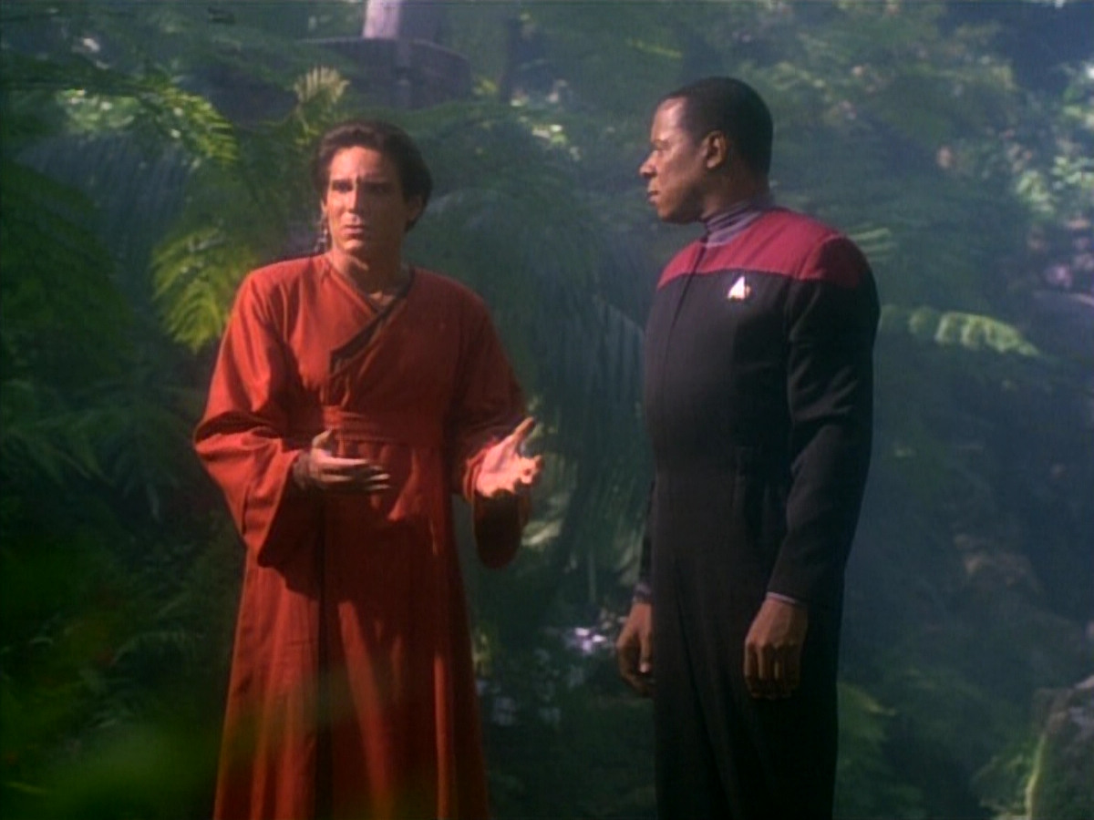 extant_StarTrekDS9_1x20-InTheHandsOfTheProphets_01805.jpg
