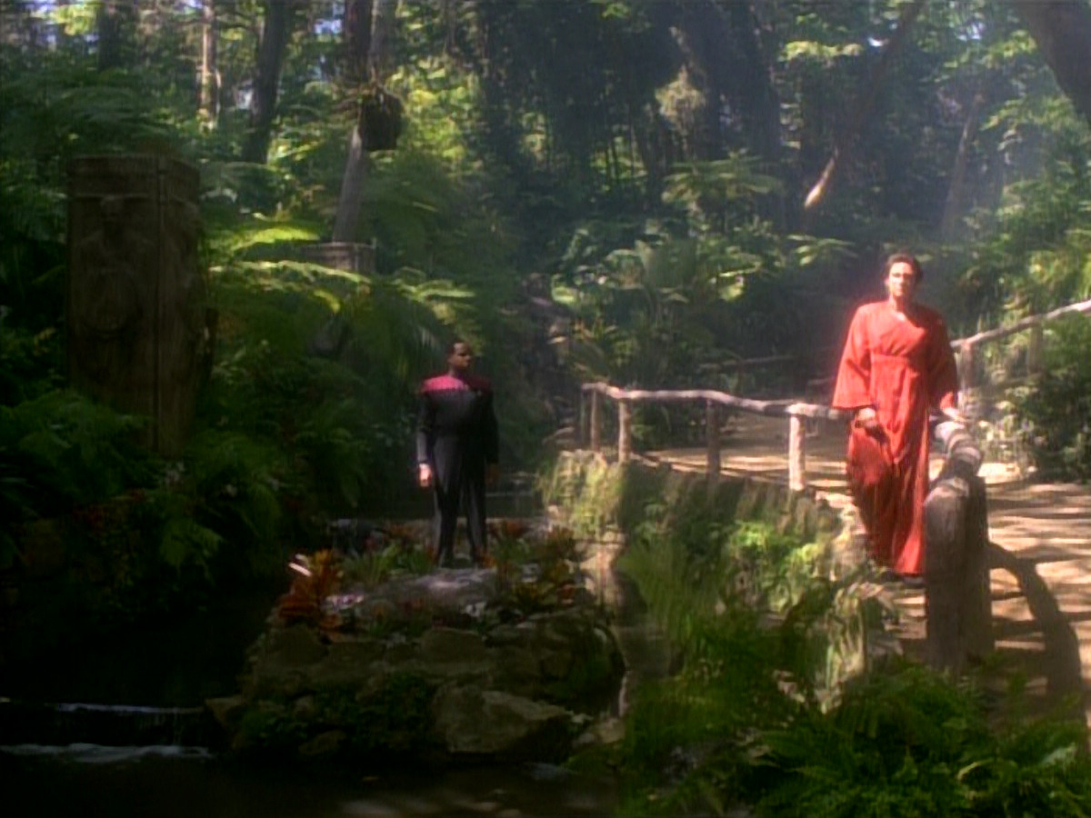extant_StarTrekDS9_1x20-InTheHandsOfTheProphets_01818.jpg