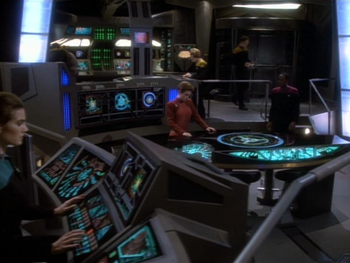 extant_StarTrekDS9_1x20-InTheHandsOfTheProphets_01846.jpg