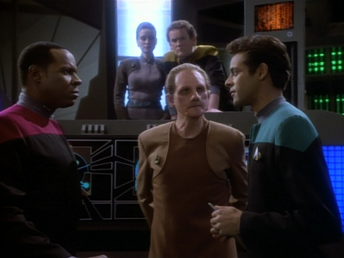 extant_StarTrekDS9_1x20-InTheHandsOfTheProphets_01942.jpg