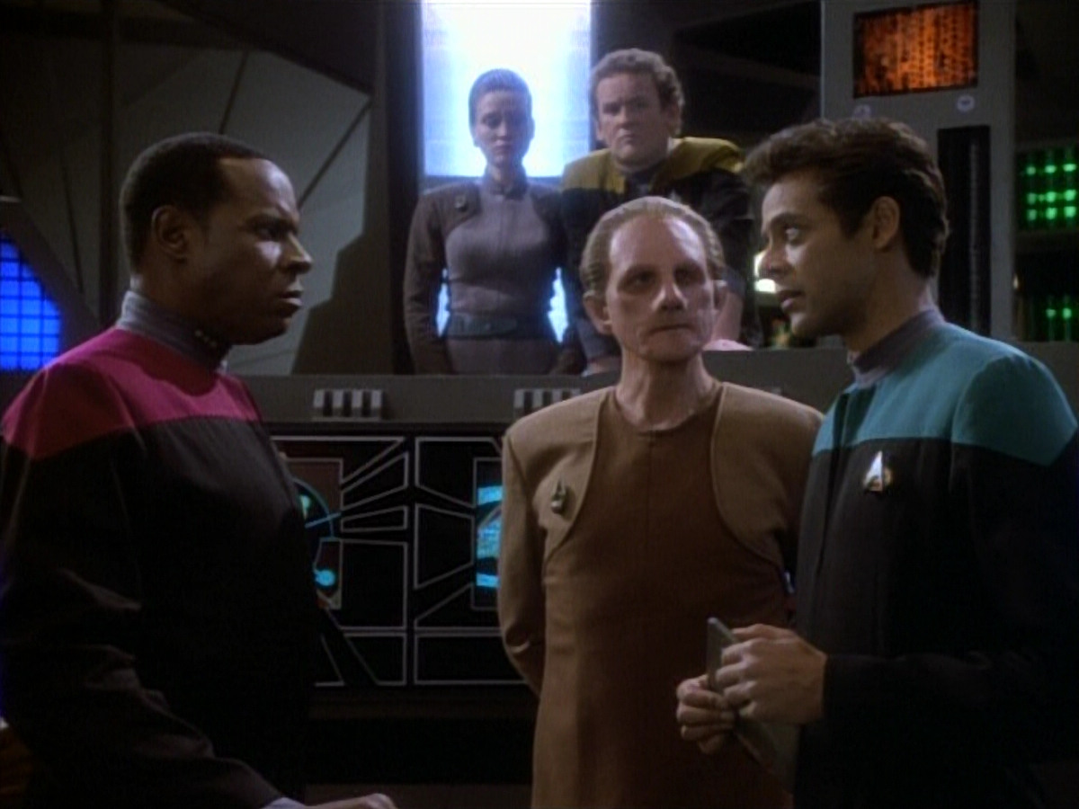 extant_StarTrekDS9_1x20-InTheHandsOfTheProphets_01948.jpg