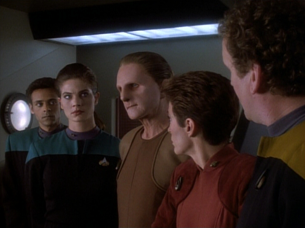 extant_StarTrekDS9_1x20-InTheHandsOfTheProphets_02023.jpg
