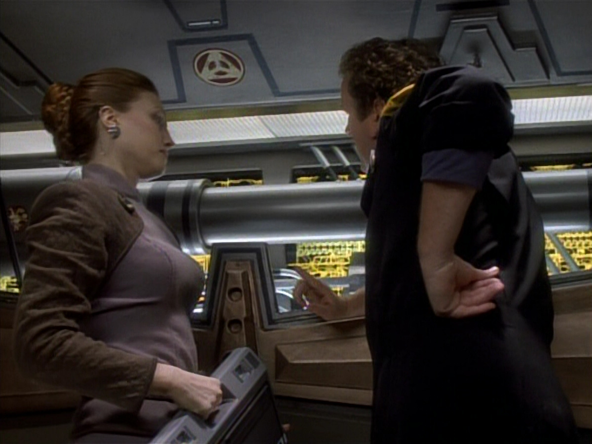 extant_StarTrekDS9_1x20-InTheHandsOfTheProphets_02075.jpg