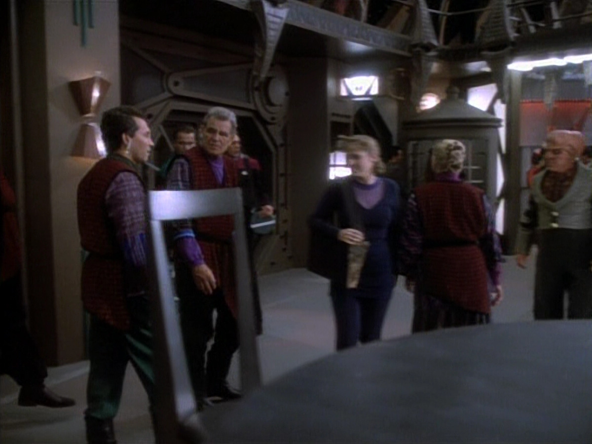 extant_StarTrekDS9_1x20-InTheHandsOfTheProphets_02219.jpg