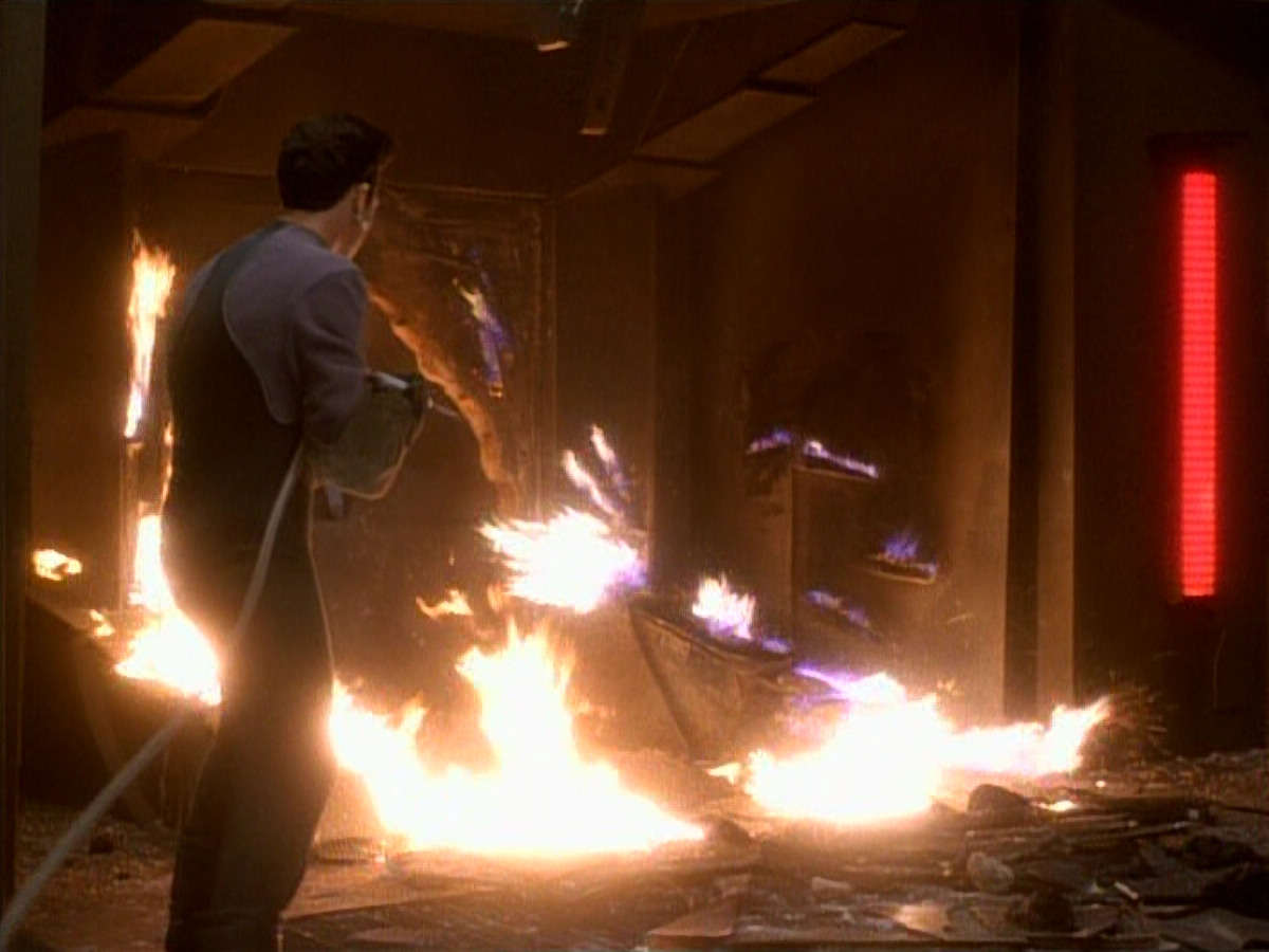 extant_StarTrekDS9_1x20-InTheHandsOfTheProphets_02458.jpg